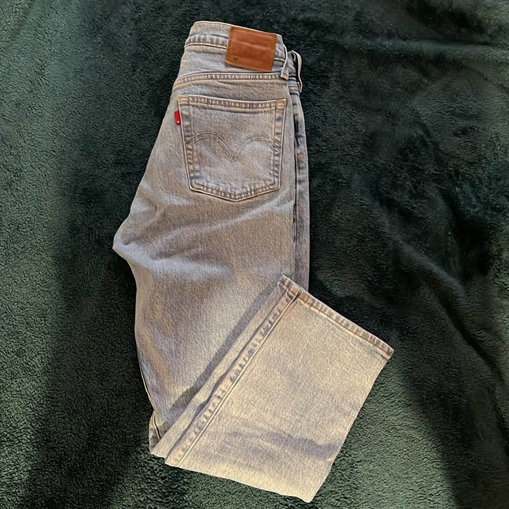 Levi 501 light washed jeans